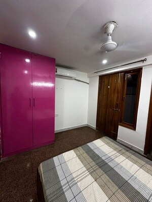 Room in 2 BHK Builder Floor at Sector 52 – for Rent