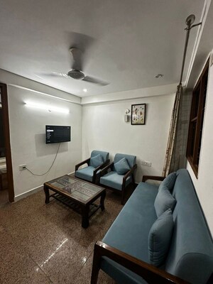 Team Area in 2 BHK Builder Floor at Sector 52 – for Rent