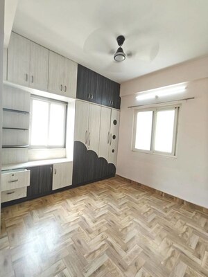 Room in 3 BHK Apartment at Prestige Beverly Hills, Kokapet – for Rent
