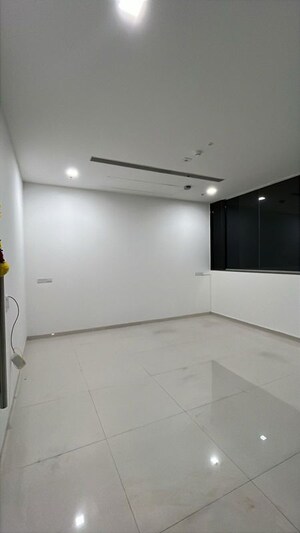  Office Space For Rent in Raviraj 93 Avenue, Wanowrie