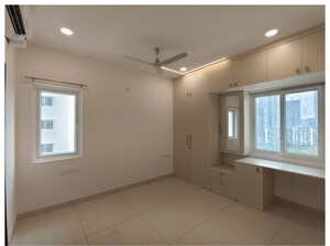 Room in 3 BHK Apartment at Aparna Zenon, Puppalaguda – for Rent