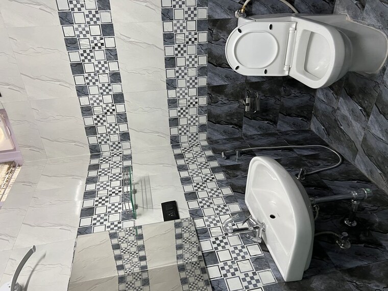 Bathroom, rmv extension 4 Bedroom 3600 Sq.Ft. Independent House In Rmv Extension Bangalore 10330666