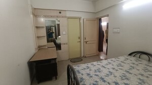Room in 3 BHK Apartment at Patna - Gaya Road – for Rent