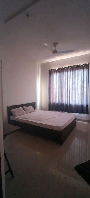 Bedroom in 3 BHK Apartment at Nagpur Station – for Rent