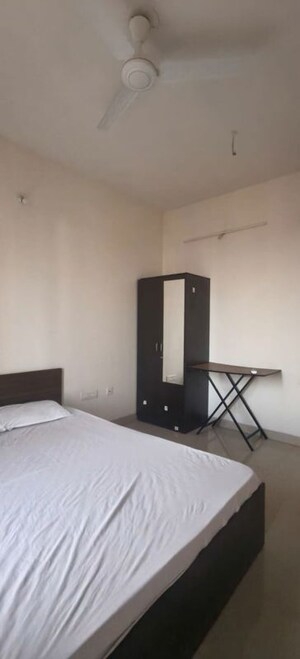 Room in 3 BHK Apartment at Nagpur Station – for Rent