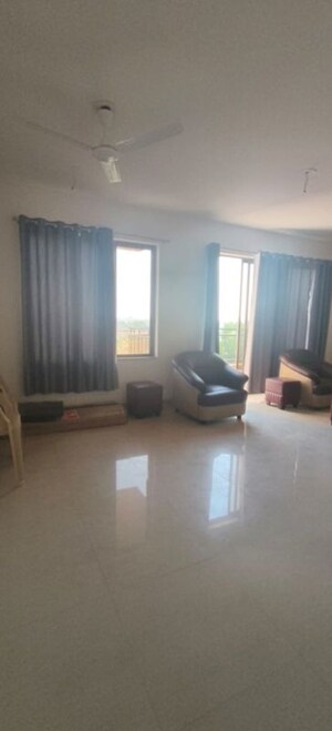 Living Room in 3 BHK Apartment at Nagpur Station – for Rent