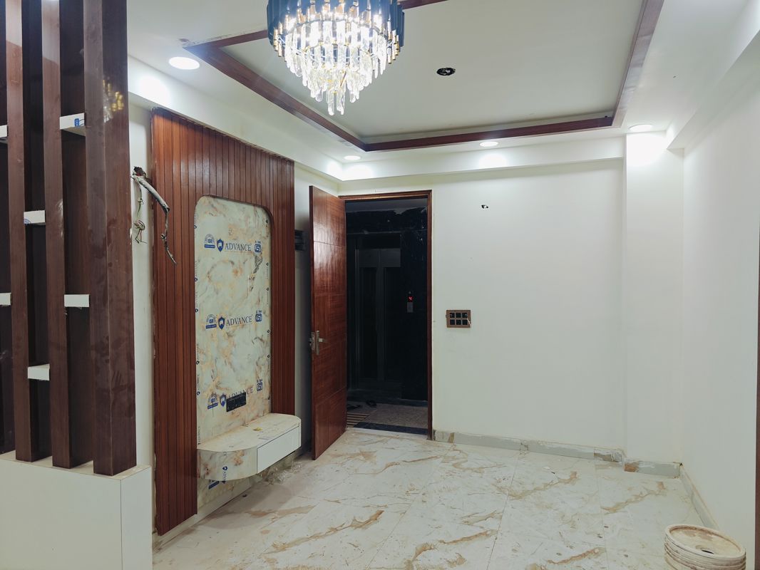 3 BHK + Extra Room Builder Floor For Rent in Noida Central