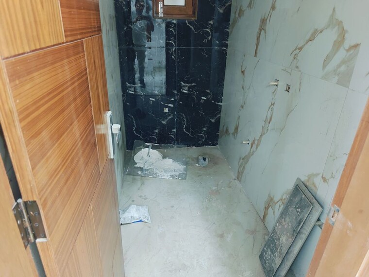 Attached Bathroom, noida central 3 Bedroom 1400 Sq.Ft. Builder Floor In Noida Central Noida 10330701