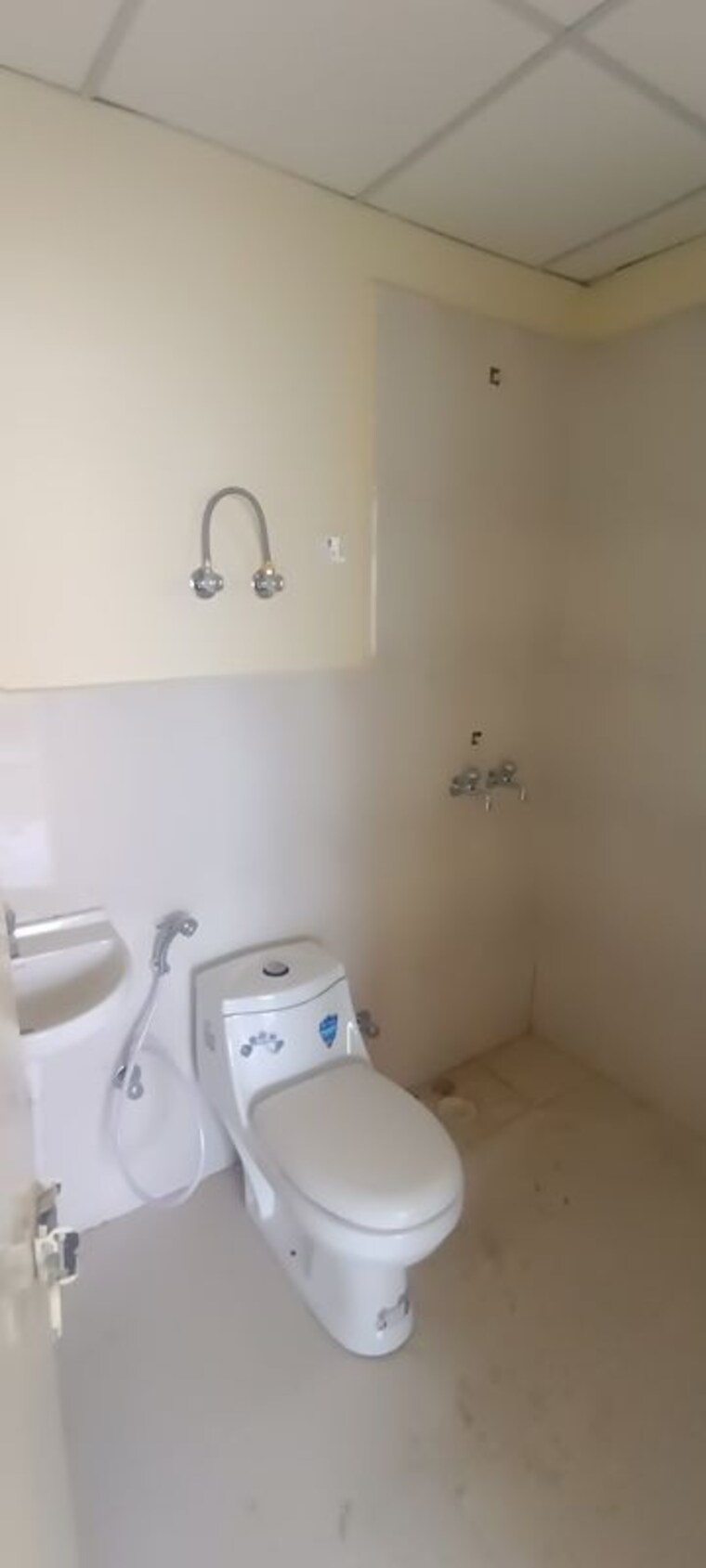 Bathroom, pyramid-midtown 2 Bedroom 800 Sq.Ft. Apartment In Sector 59 Gurgaon 10330747