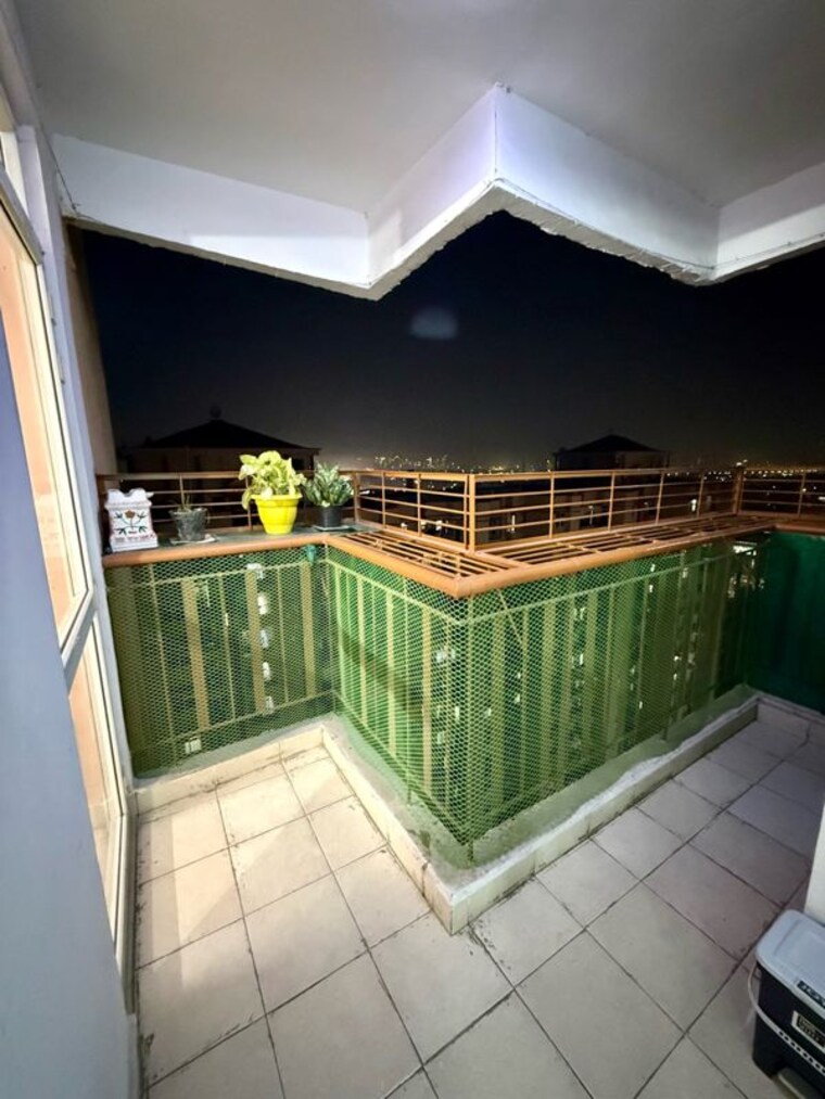 Balcony, amrapali-silicon-city 2.5 Bedroom 1015 Sq.Ft. Apartment In Sector 76 Noida 10330742
