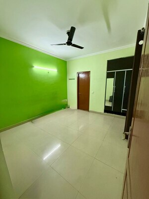 Master Bedroom in 2.5 BHK Apartment at Amrapali Silicon City, Sector 76 – for Rent