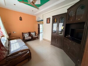 Living Room in 3 BHK Apartment at Venkatraya Nagar – for Rent