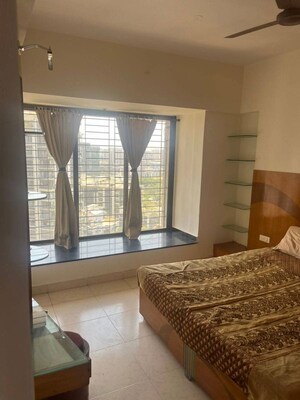 Bedroom in 2 BHK Apartment at Andheri West – for Rent