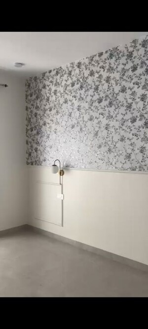 Room in 5 BHK Villa at Nirvana Country – for Rent