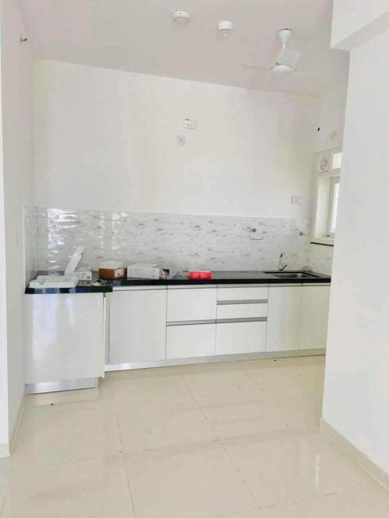 Bathroom, amanora-gold-towers 2 Bedroom 930 Sq.Ft. Apartment In Hadapsar Pune 10330862