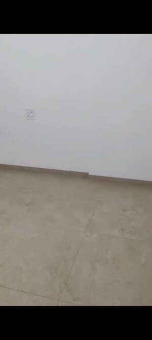 Room in 2 BHK Apartment at Kurla East – for Rent