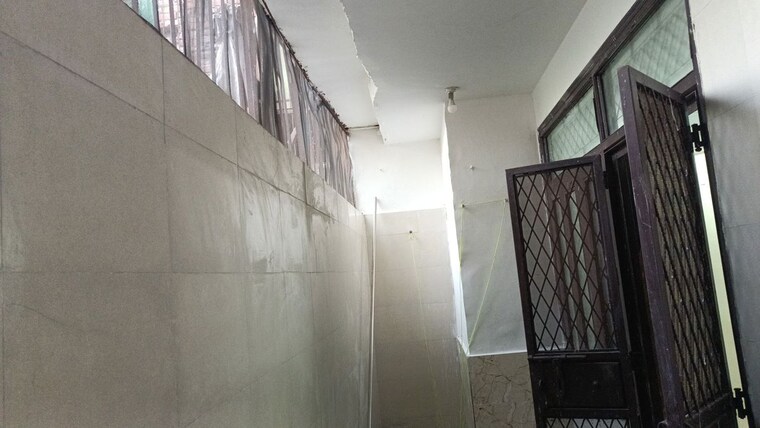 Bathroom, vaishali sector 5 2 Bedroom 850 Sq.Ft. Builder Floor In Vaishali Sector 5 Ghaziabad 10330876