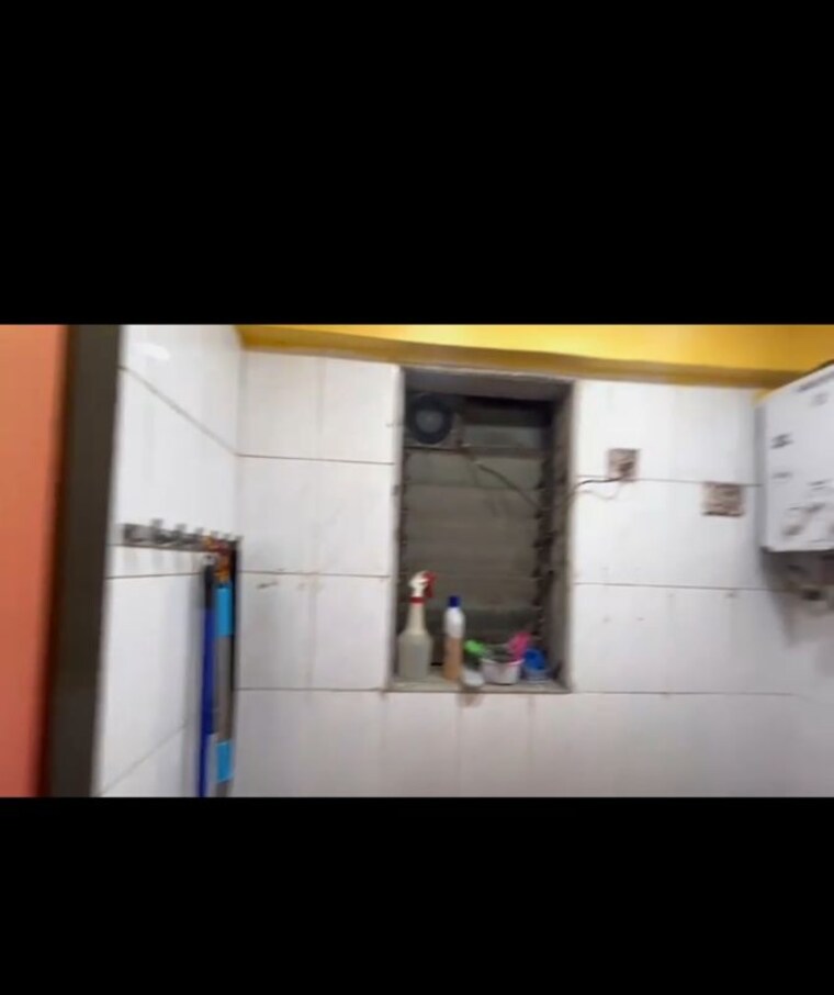 Bathroom, gharkul-chs-prabhadevi 1.5 Bedroom 476 Sq.Ft. Apartment In Prabhadevi Mumbai 10330906