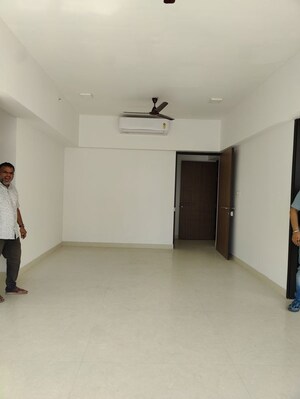 Room in 3 BHK Apartment at Runwal Forests, Kanjurmarg West – for Rent