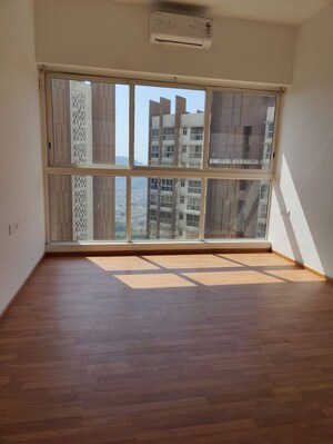 Room in 3 BHK Apartment at Runwal Forests, Kanjurmarg West – for Rent