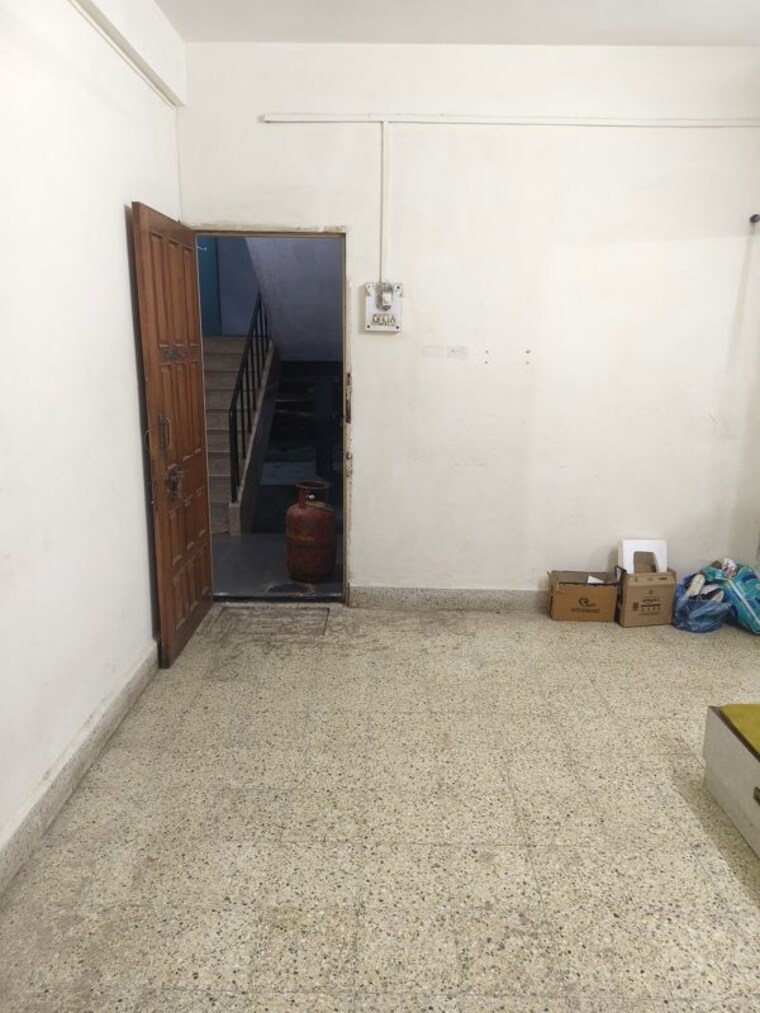 Room, shri-ram-nagar-society 1 Bedroom 600 Sq.Ft. Apartment In Aundh Pune 10330925