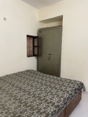 Bedroom in 6+ BHK Builder Floor at Sector 36 – for Sale