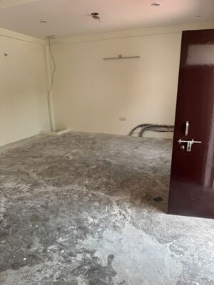 Room in 2 BHK Independent House at Gomti Nagar – for Rent