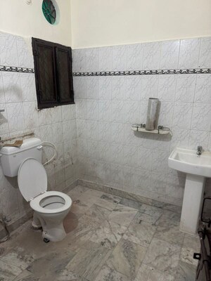 Bathroom in 2 BHK Independent House at Gomti Nagar – for Rent