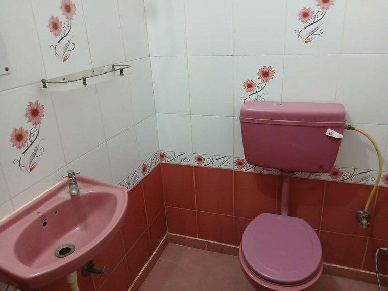 Bathroom, gomti nagar 2 Bedroom 2550 Sq.Ft. Independent House In Gomti Nagar Lucknow 10330945