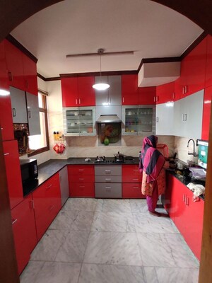 Bedroom in 6+ BHK Builder Floor at Sector 36 – for Sale