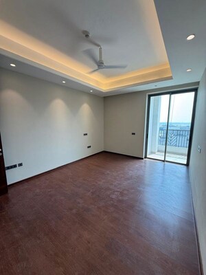 Room in 4 BHK Apartment at Gulshan Dynasty, Sector 144 – for Rent