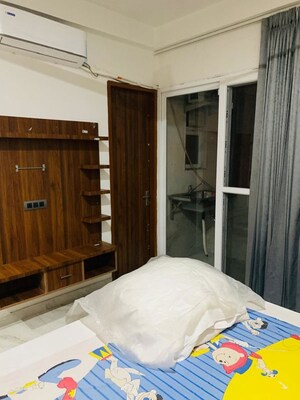 Bedroom in 2 BHK Builder Floor at Sector 43 – for Rent