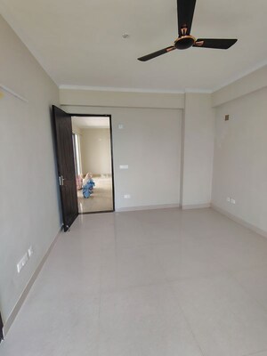 Room in 3 BHK Apartment at Eiffel Vivassa Estate, Bagiamau – for Rent