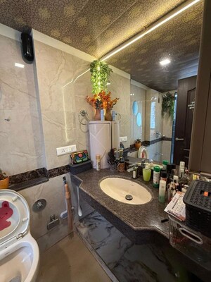 Team Area in 2 BHK Apartment at K Raheja Raheja Residency, Malad East – for Rent