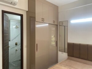 Room in 3 BHK Apartment at Smart World Orchard, Sector 61 – for Rent