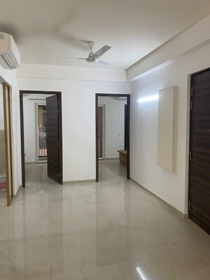Room in 3 BHK Apartment at Smart World Orchard, Sector 61 – for Rent