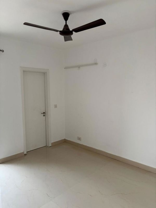 2.5 BHK + Study Room Builder Floor For Rent in Smart World Gems