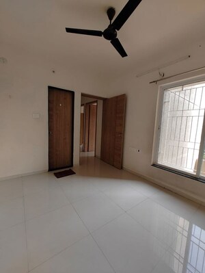 Room in 4 BHK Apartment at Shivranjani Apartment, Kothrud – for Sale