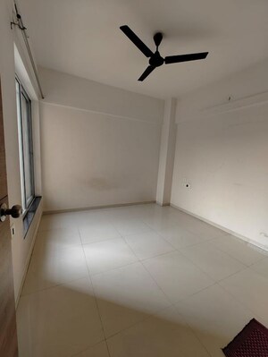 Room in 4 BHK Apartment at Shivranjani Apartment, Kothrud – for Sale