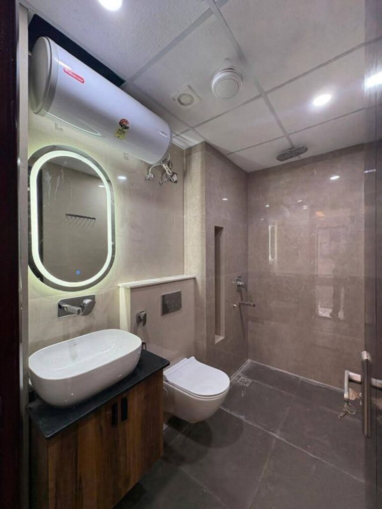 Bathroom, sector 31 3 Bedroom 1950 Sq.Ft. Builder Floor In Sector 31 Gurgaon 10331034