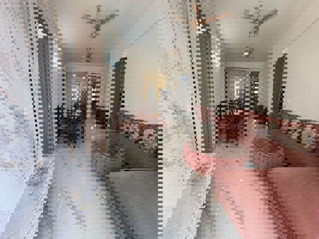 3.5 BHK 1620 Sq.Ft. Builder Floor in Smart World Gems