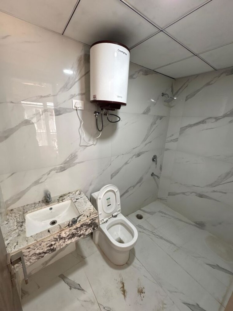 Bathroom, smart-world-gems 3.5 Bedroom 1620 Sq.Ft. Builder Floor In Sector 89 Gurgaon 10331013