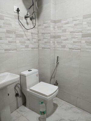 Bathroom in 1 BHK Apartment at Khirki Extension – for Rent