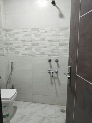 Bathroom in 1 BHK Apartment at Khirki Extension – for Rent