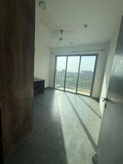 3 BHK + Pooja Room,Servant Room Apartment For Rent in Tata Primanti-Executive Apartments