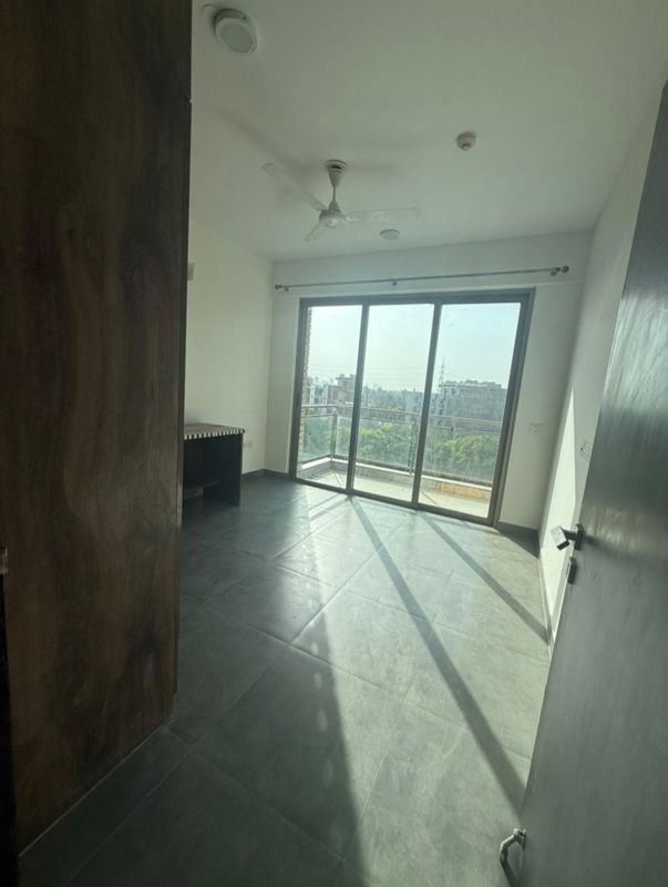 3 BHK + Pooja Room,Servant Room Apartment For Rent in Tata Primanti-Executive Apartments