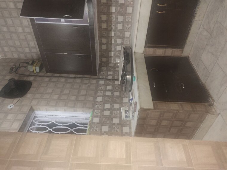 Bathroom, east of kailash 2 Bedroom 1500 Sq.Ft. Builder Floor In East Of Kailash Delhi 10331062