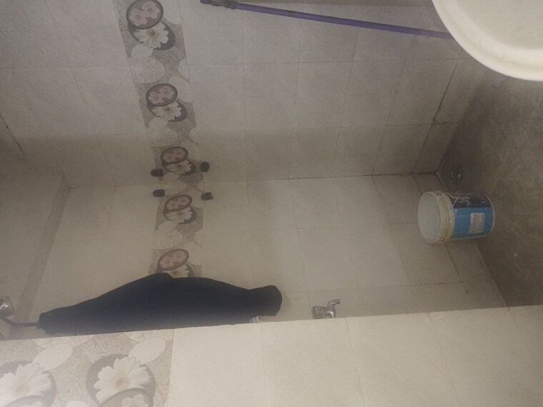 Bathroom, east of kailash 2 Bedroom 1500 Sq.Ft. Builder Floor In East Of Kailash Delhi 10331062