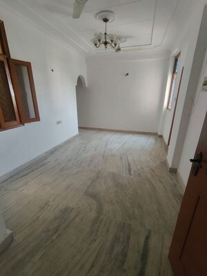 Room in 1 BHK Builder Floor at Vaishali Sector 4 – for Sale