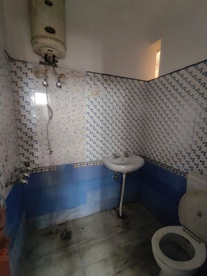Bathroom in 1 BHK Builder Floor at Vaishali Sector 4 – for Sale
